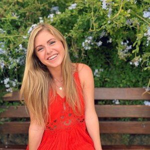 Meet your Posher, Chloe